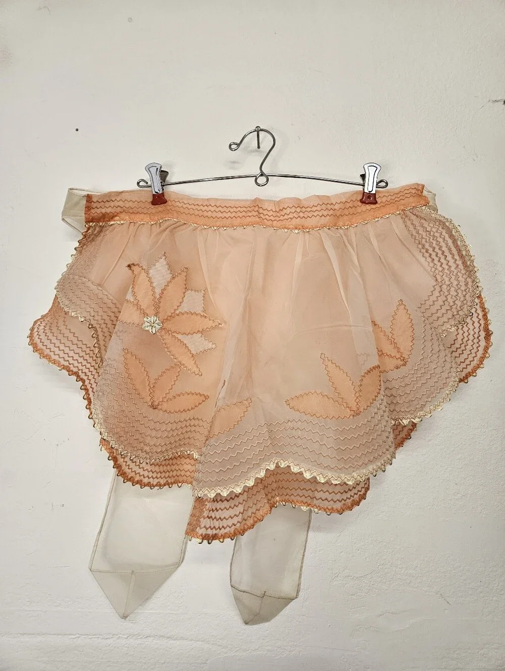 Vintage Sheer Half Apron Tie Waist peach and white, flower Pocket